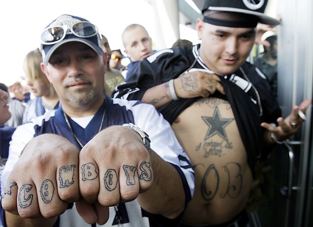 dallas-cowboys-fans-Cult-Branding